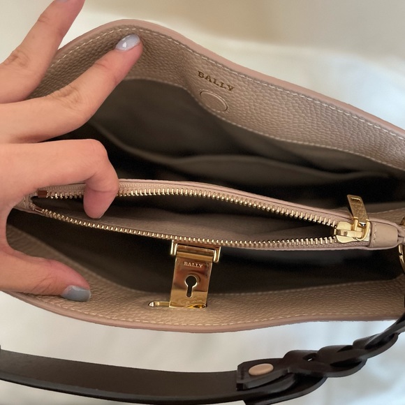 Authentic Bally Lucyle Tote in light pink/beige - Picture 2 of 4